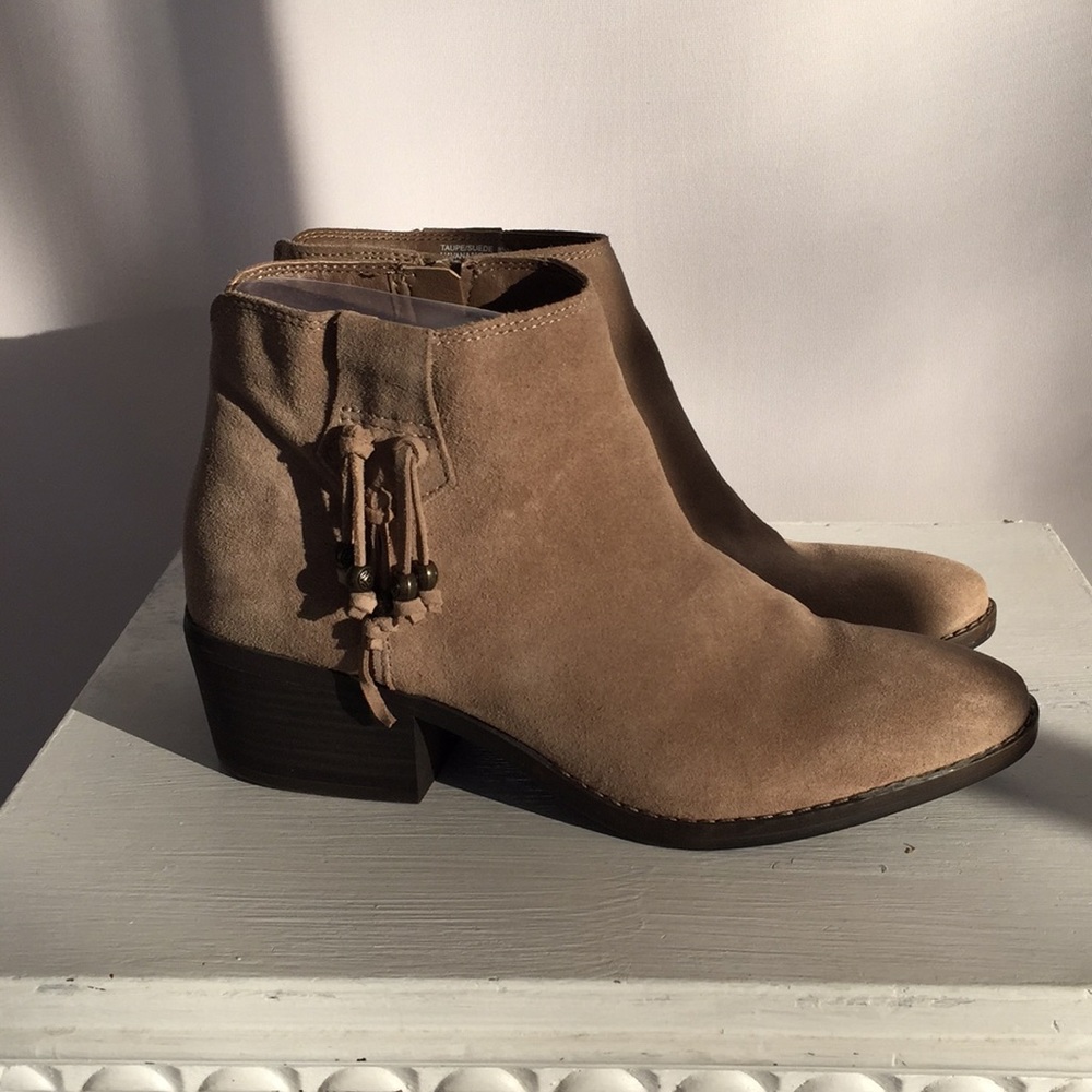 White Mountain Taupe Suede Booties EUC